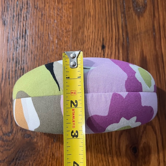 Vera Bradley Clamshell Sunglasses Case - Picture 6 of 6